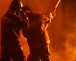 Частный дом в дачном обществе «Кооператор» тушили два пожарных расчета Частный дом в дачном обществе «Кооператор» тушили два пожарных расчета