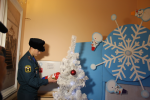 Безопасность новогодних елок под наблюдение сотрудников надзорной деятельности