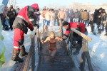 Более трехсот спасателей осуществляют безопасность в период проведения Крещенских купаний