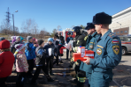 Второклассники средней школы № 55 города Хабаровска побывали в гостях пожарных специализированной пожарно-спасательной части ФПС по Хабаровскому краю