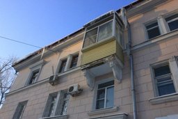 Будьте осторожны! На крышах домов в Хабаровске появляются сосульки