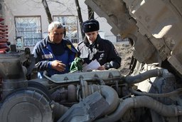 В Хабаровске сотрудники ГИБДД устроили водителям краевого центра первоапрельский розыгрыш