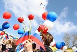 Губернатор Вячеслав Шпорт поздравил земляков с праздником Весны и Труда