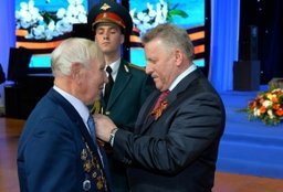 Краевое торжественное собрание, посвященное юбилею Победы, прошло в Хабаровске