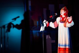 Хабаровские вокалистки заставили Илью Лагутенко отвлечься от смартфона Хабаровские вокалистки заставили Илью Лагутенко отвлечься от смартфона