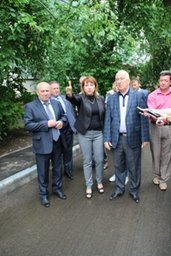 Мэр города Александр Соколов проинспектировал ход ремонта дворовых территорий в Хабаровске