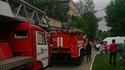 В Хабаровске огнеборцы выехали на хлопок бытового газа