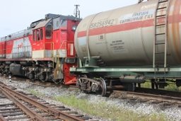 В Хабаровске ликвидируют последствия схода трех цистерн