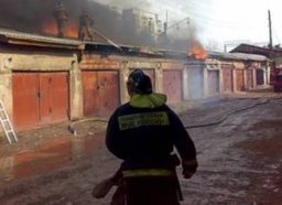 Хабаровские огнеборцы ликвидировали пожар в гараже
