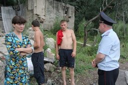 Хабаровские полицейские, казаки и волонтеры провели профилактический рейд