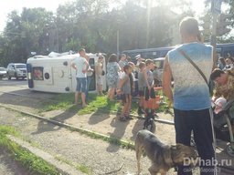 На пересечении улиц Краснореченская и Прогрессивная 12 августа военный УАЗ протаранил карету скорой помощ На пересечении улиц Краснореченская и Прогрессивная 12 августа военный УАЗ протаранил карету скорой помощ
