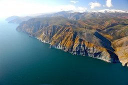 В Охотском море продолжается поисково-спасательная операция