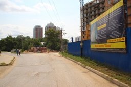 Дорога, которая пришла в негодность из-за строительства жилого ком-плекса в переулке Смены Хабаровска, будет восстановлена за счет застройщика