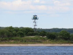 Китайское СМИ опубликовало фото чучела, охраняющего российскую границу