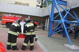 Пожарно-спасательные формирования Хабаровска тренировались в тушении пожара на объекте с массовым пребыванием людей