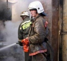 Расчеты пожарной охраны Хабаровска привлекались на тушение в гаражном боксе