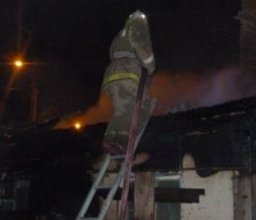 Пожарно-спасательные формирования ликвидировали загорание жилого дома в поселке Пивань Комсомольского района