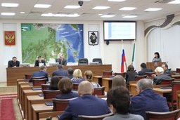 В Думе обсудили проблемные вопросы в сфере ЖКХ В Думе обсудили проблемные вопросы в сфере ЖКХ