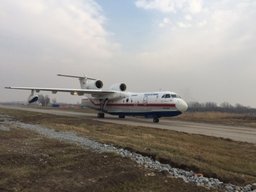 Самолет Бе-200 МЧС России вылетел на поиски перевернувшегося плашкоута "Парамушир"