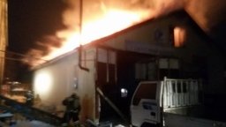Пожарно-спасательные подразделения ликвидировали открытое горение на улице Зеленой в Хабаровске