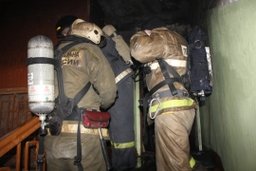 Хабаровские огнеборцы ликвидировали пожар в жилом доме по улице Юности