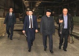 Депутаты краевого парламента посетили Хабаровский завод промышленного и гражданского домостроения