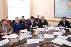 Депутаты разбирались с конфликтом между жильцами многоквартирных домов и строительной компанией