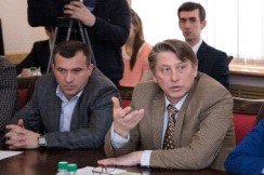Депутаты разбирались с конфликтом между жильцами многоквартирных домов и строительной компанией
