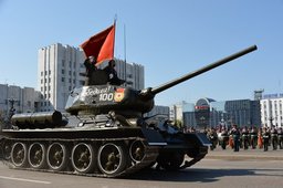 В Параде Победы в Хабаровске участвовало свыше 1 600 военнослужащих и 87 единиц военной техники, а так же 18 ретро-автомобилей