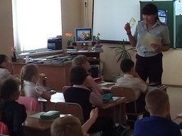 Акцию «Внимание, дети!» проводят Госавтоинспекторы Вяземского района в преддверии школьных каникул