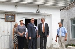 Сергей Луговской ознакомился с ходом реконструкции школы в районе имени Лазо