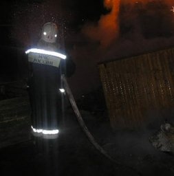 Ночью комсомольские огнеборцы тушили частную баню в поселке Пивань